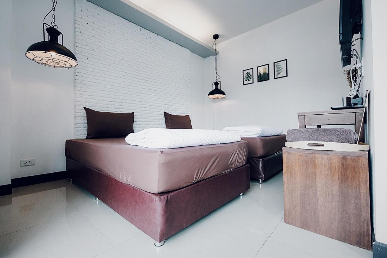 Pine Cafe'&Bed Hotel Пра Након Си Аютая Екстериор снимка
